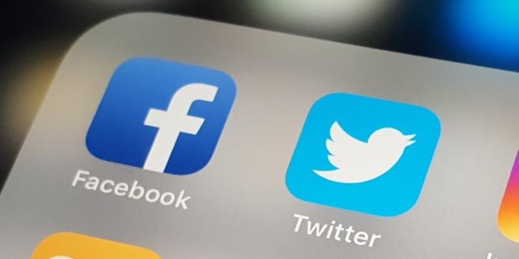 Facebook And Twitter Delete Several Accounts That Foment Iranian Propaganda